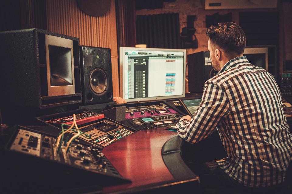 AR改變音樂市場的四個領(lǐng)域：音樂視頻、音樂營銷、音樂教育、音樂體驗